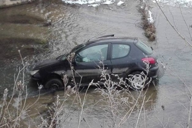 вода кола